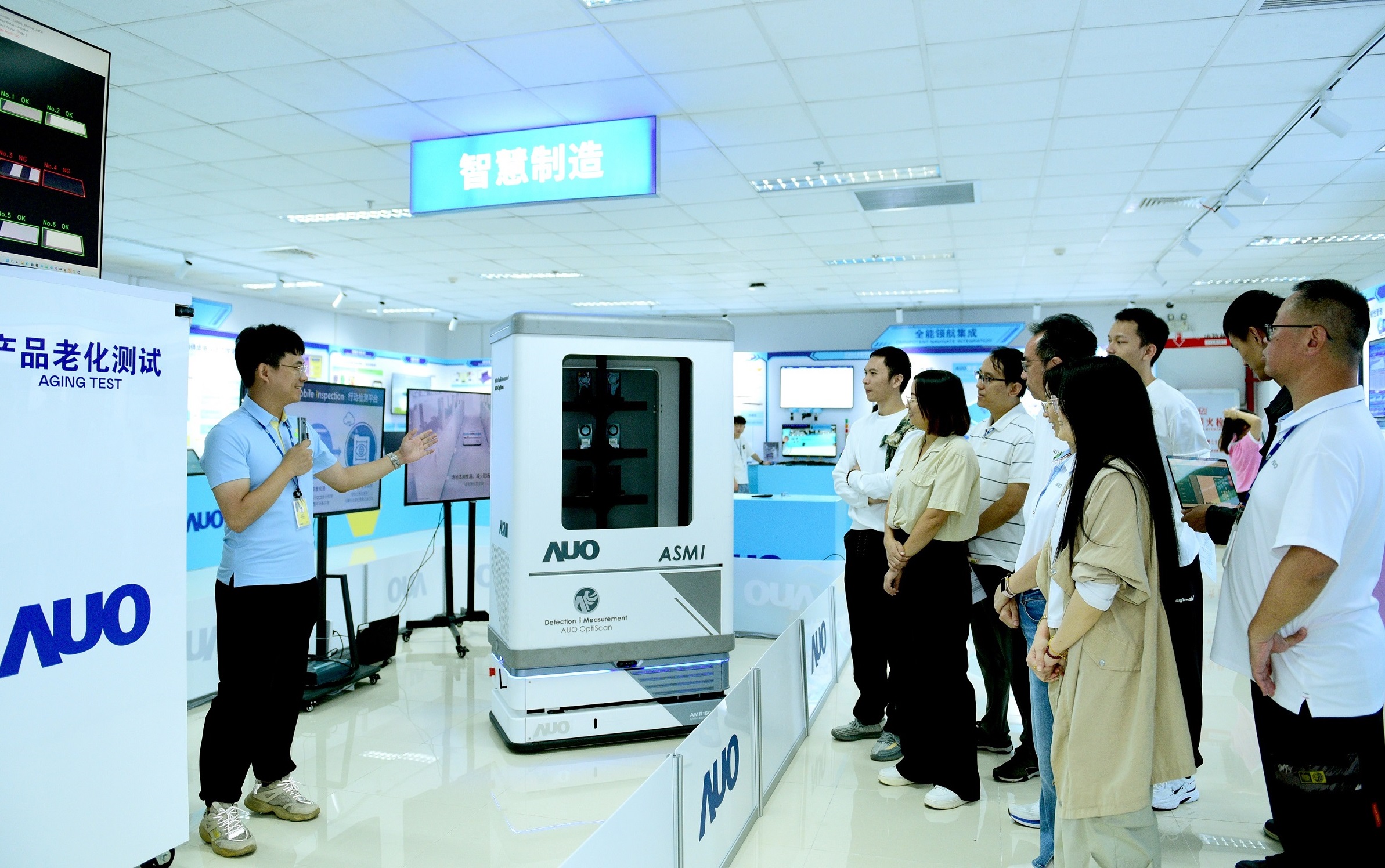 熊猫体育厦门将5G+ABC技术串联生产管理全流程，打通研发、采购、生管、制程、设备、质量等产品全生命周期制造流程，完成数字化设计、智慧供应链、智能座舱、全流程设备管理、数据驱动优化、智慧在线检测、智慧品管等自适应生产模式升级