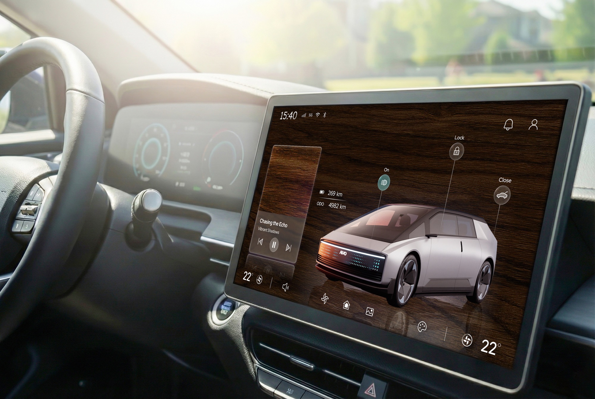 熊猫体育光电五度蝉连科睿唯安全球百大创新机构，在显示科技、智能出行与垂直场域相关领域布局研发与专利先机。图为熊猫体育在智能出行领域，将先进显示技术应用于座舱的驾驶与中控区域